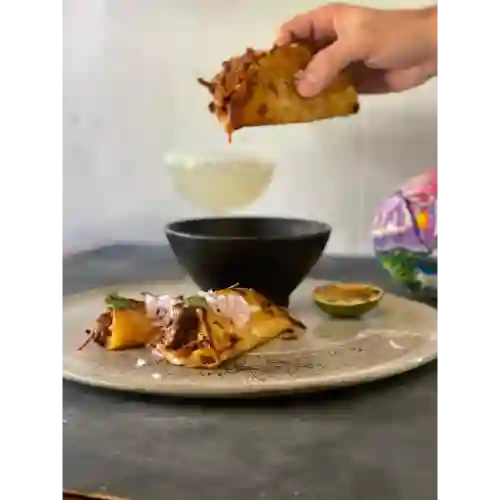 Taquitos de Costilla