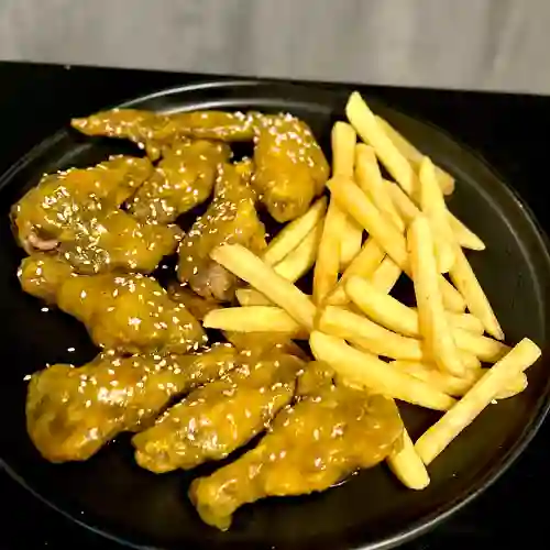 Alitas X 16 con Papas