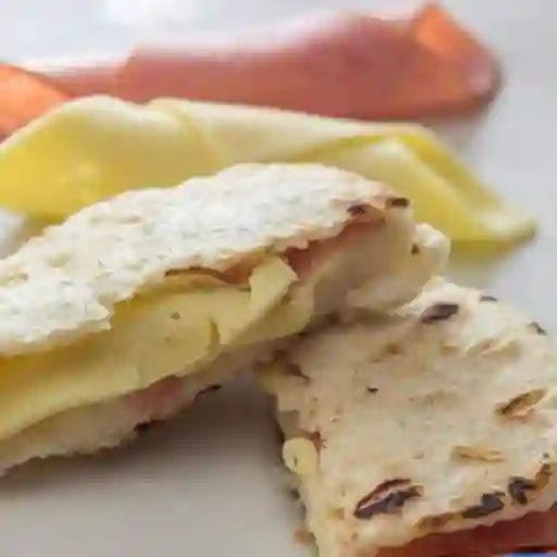 Arepa Sencilla con Jamón