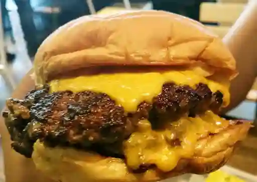 Combo Hamburguesa Chuckeese