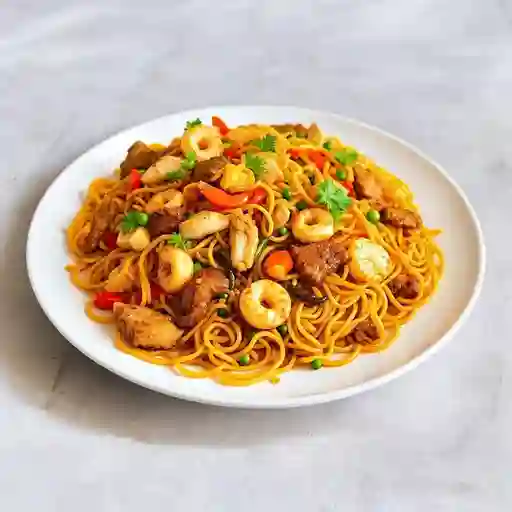 Chow mein de la casa (2-3pax)