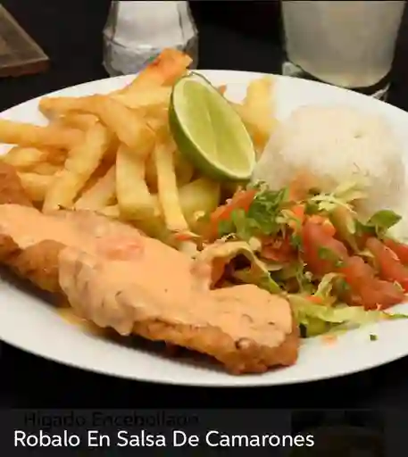 Robalo Apanado en Salsa de Camarones