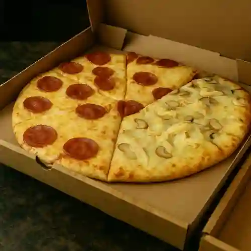 Pepperoni/pollo con Champiñón