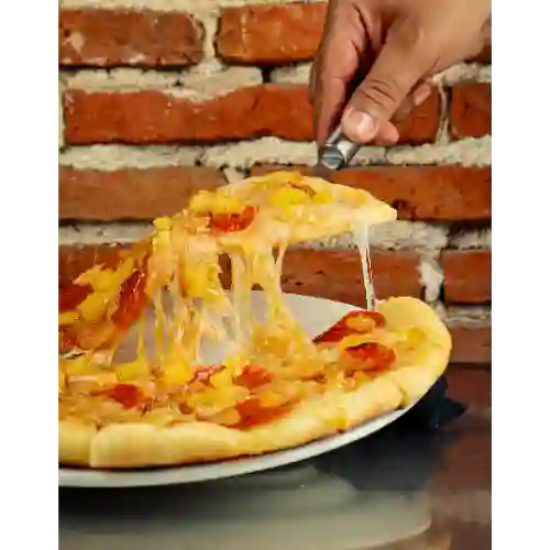 Pizza Personal de Pepperoni con Piña