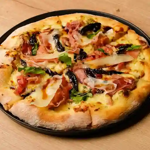 Pizza Prosciutto Y Pesto