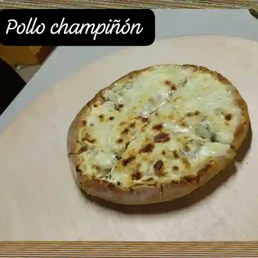 Pizza de 30x30 pollo con champiñon