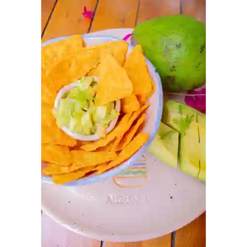 Nachos con Guacamole