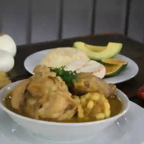 Sancocho Trifasico (solo los Domingos)