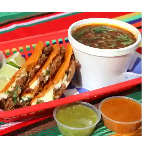 Tacos de Quesabirria + Caldo 8 Onz