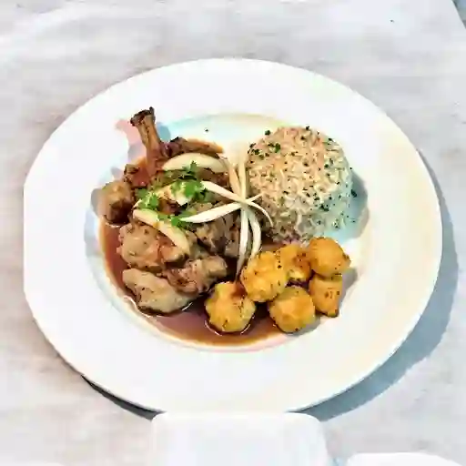 Ejecutivo con Chivo de Mar