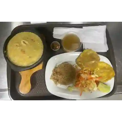 1/2 Cazuela de Camarón