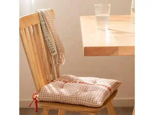 Cojín Silla Tejeduría Café Casaideas