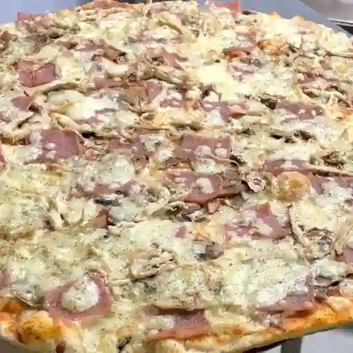 Pizza de Jamón y Champiñón Mediana