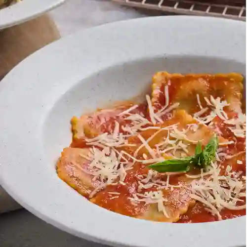 Raviolis Pollo y Tocineta