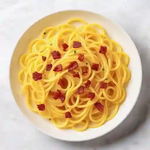 Carbonara en salsa bechamel y tocineta