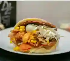 Arepa Super Arepota con Coca Cola
