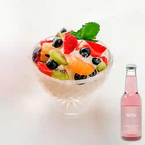 Ensalada de Frutas con Helado + Hatsu Frambuesa&Rosas 300ml
