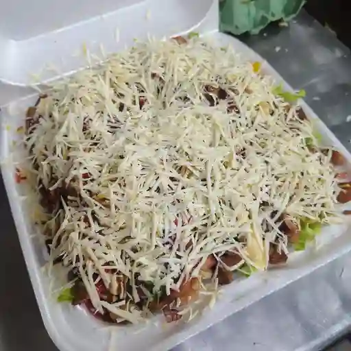 Salchipapas costeña grande