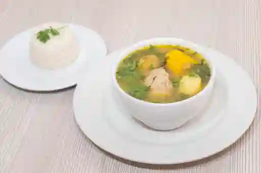 Sopa de Pollo Grande