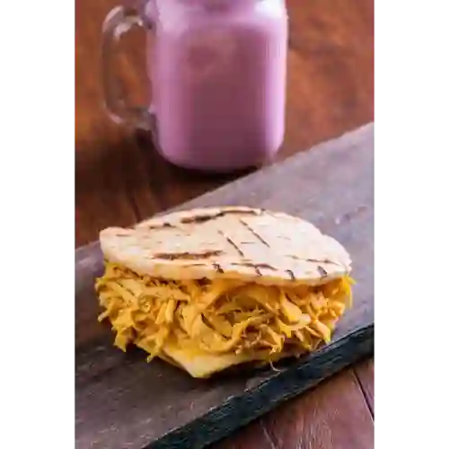 Arepa de pollo campesino