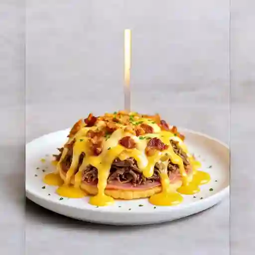 Arepa Carne Tocineta