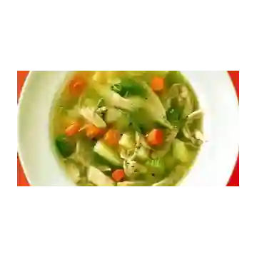 Caldo de Pollo y Vegetales