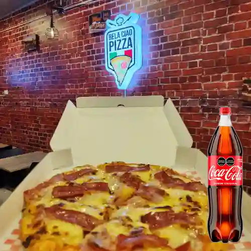 Combo Pizza Mega Tocineta + Coca-Cola Original 1.5 l