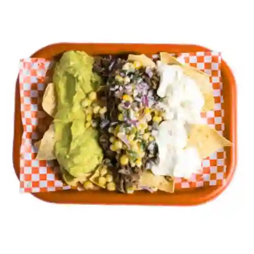 Nachos chílaca para compartir