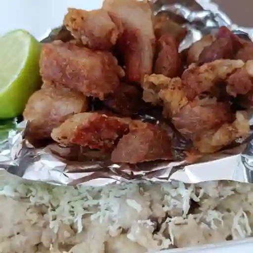 Combo cayeye con chicharrón y bebida