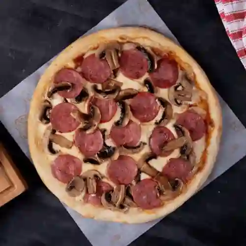 Pizza Salami Champiñones