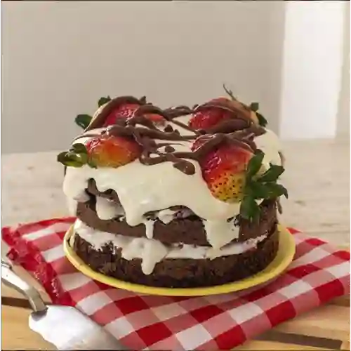 Torta de Chocolate con Relleno de Fresas