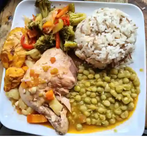 Pollo Guisado