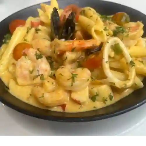 Pasta Del Pacifico con Mariscos