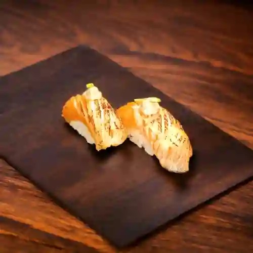 Nigiri Salmón Aburi