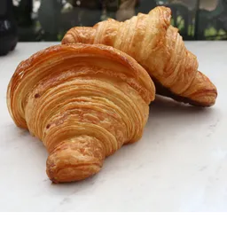 2 Croissant Mantequilla