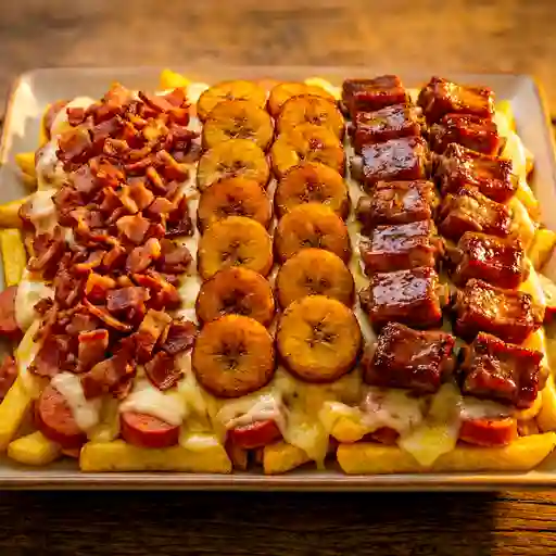 Salchipapa tres tesoros (para 4)