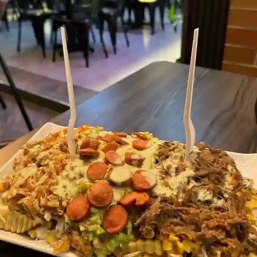 Salchipapas despelucadas