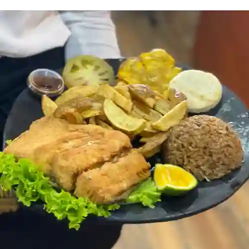 Menú Chuleta de Pescado + Bandeja + Bebida