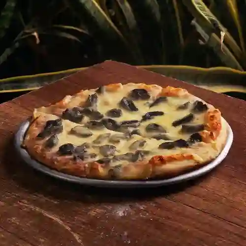Pizza de Ciruela Tocineta Familiar