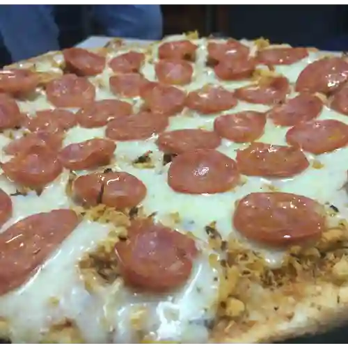 Pizza Chori Pollo Familiar en Combo.