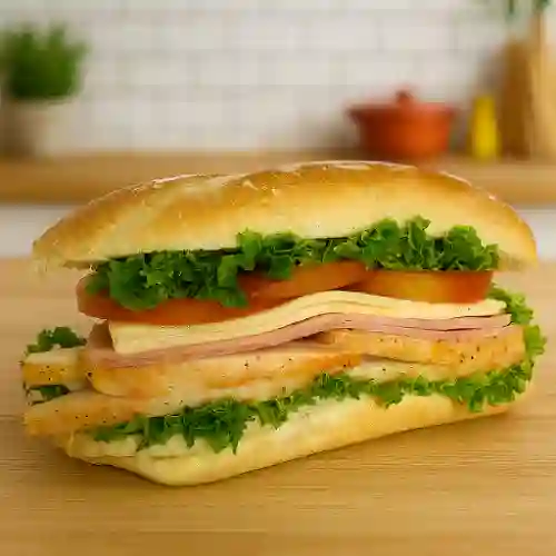 Sandwich de la Casa + Agua Cristal 300 M