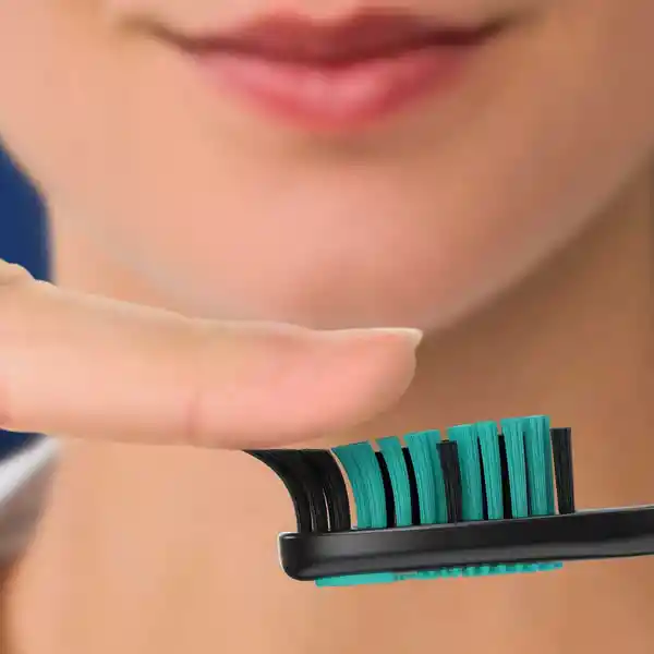 Oral-B Cepillo Dental Clean Complete