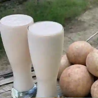 Jugo de nispero en leche