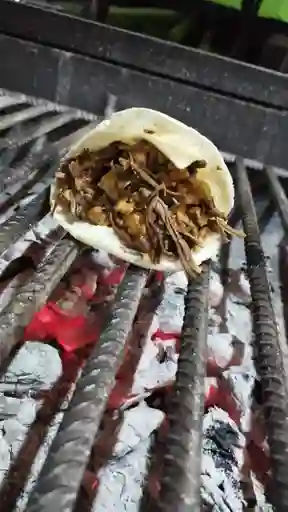 Arepa Chicharrón Queso