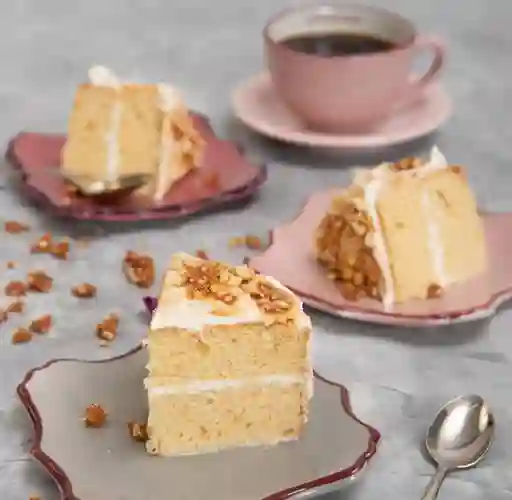 Porción tres leches de baileys