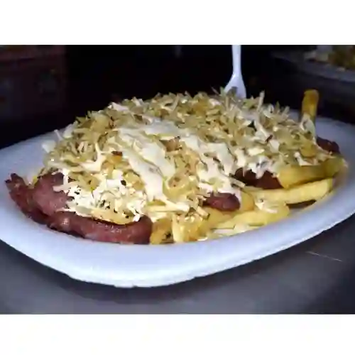 Salchipapa suiza + gaseosa 400 ml