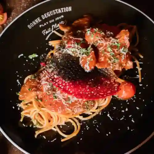 Fetuccini con Lomo Viche + Limonada de Vino