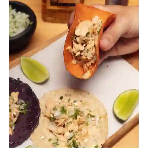 Taco Tinga de Pollo