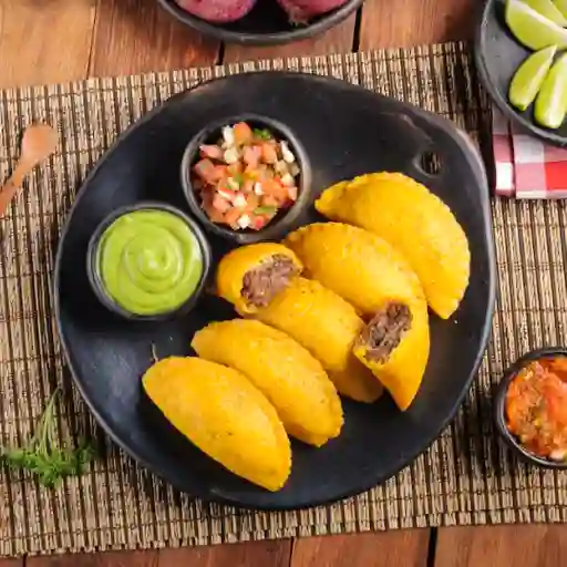 Empanada de Papa con Carne