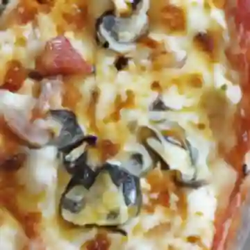 Pizza Tocineta y Champiñón